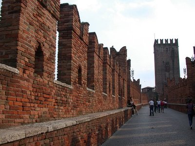800px-VeronaPonteScaligero3-640x480.jpg