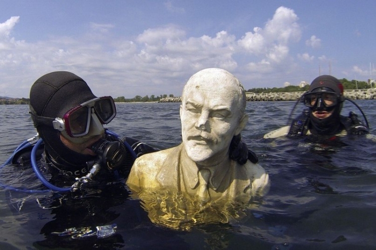 Ленин всегда живой.jpg
