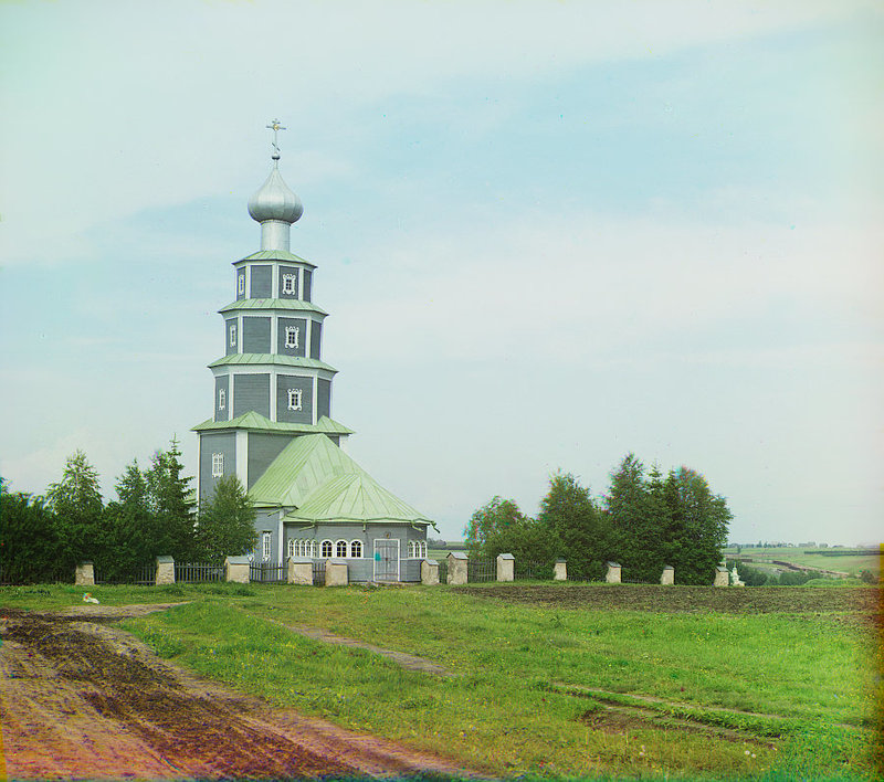 .Церковь Тихвинской Божьей Матери на прав.бер.Тверцы.1910.jpg