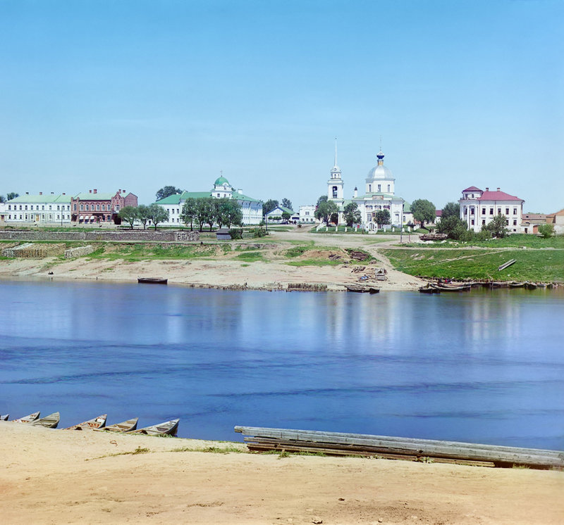 !Тверь вид на левый берег Волги с церк Воскресения 1910.jpg